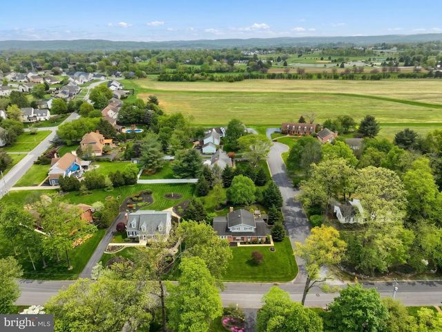 2505 HEPPLEWHITE DR, York, PA 17404