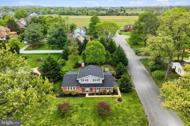 2505 HEPPLEWHITE DR, York, PA 17404