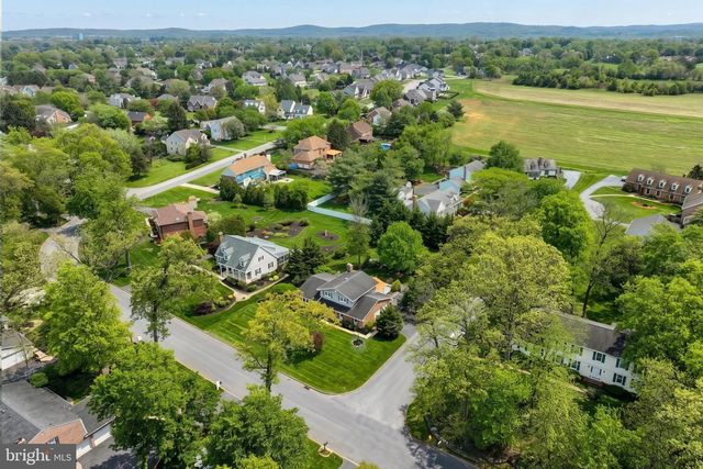 2505 HEPPLEWHITE DR, York, PA 17404