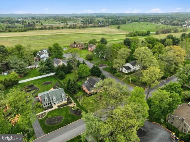 2505 HEPPLEWHITE DR, York, PA 17404