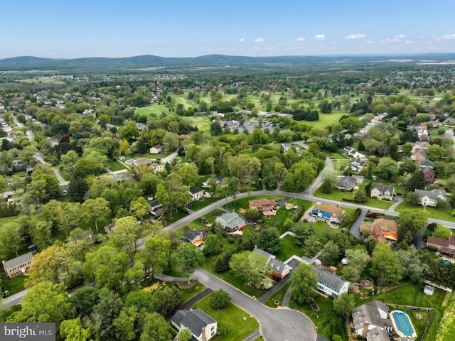2505 HEPPLEWHITE DR, York, PA 17404