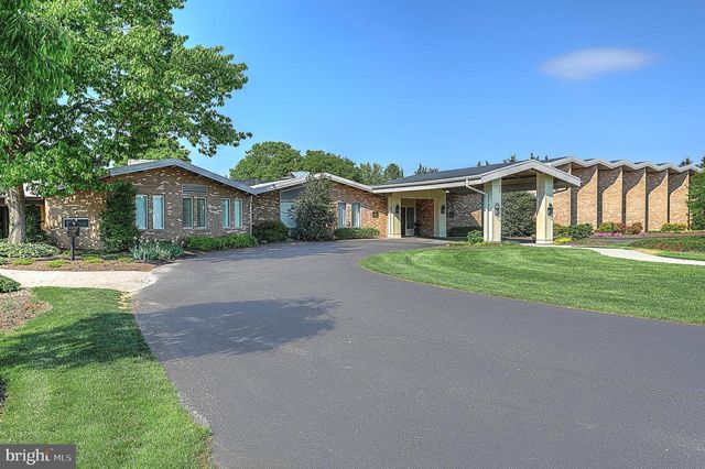 2505 HEPPLEWHITE DR, York, PA 17404