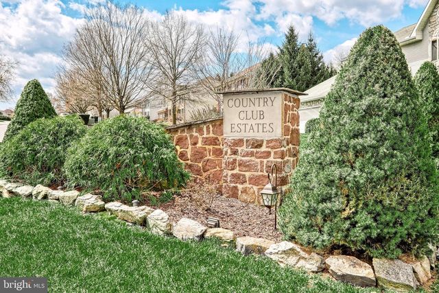 2505 HEPPLEWHITE DR, York, PA 17404