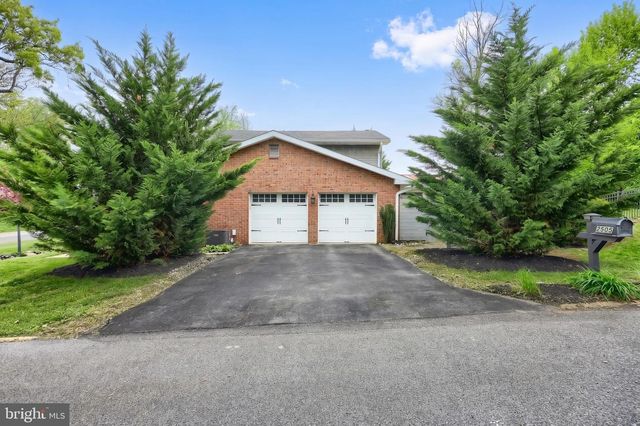 2505 HEPPLEWHITE DR, York, PA 17404
