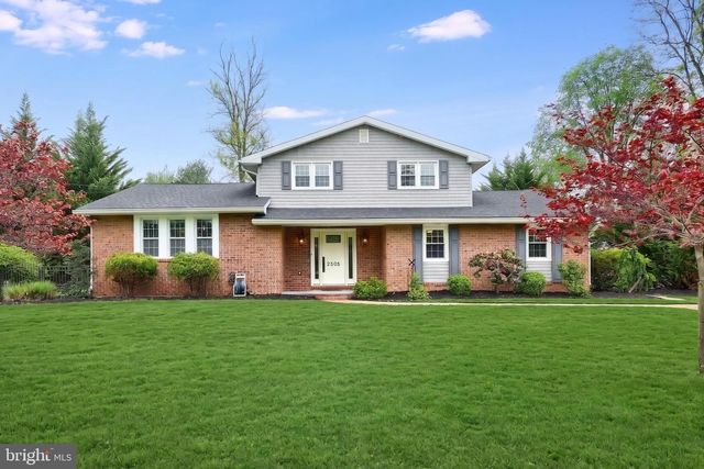 2505 HEPPLEWHITE DR, York, PA 17404