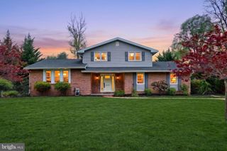 2505 HEPPLEWHITE DR, York, PA 17404