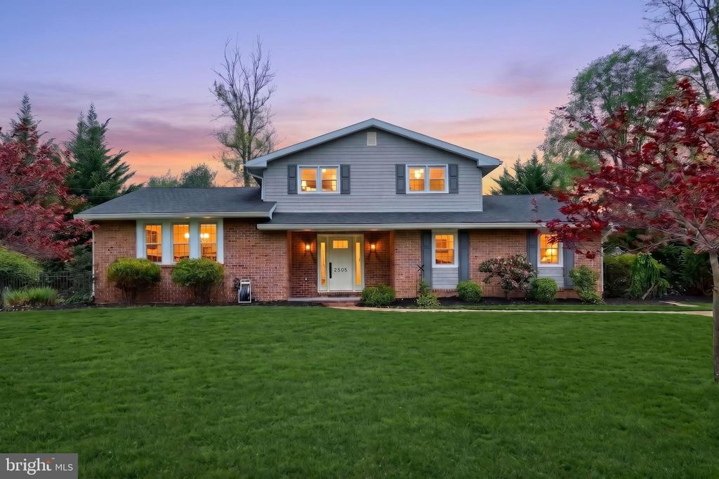 2505 HEPPLEWHITE DR, York, PA 17404