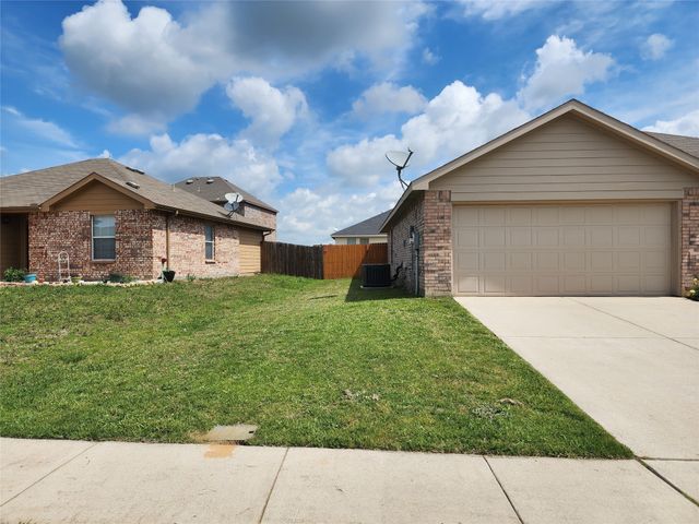 12808 Kingsgate Drive, Rhome, TX 76078
