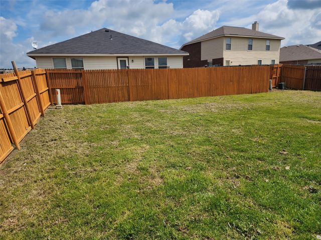 12808 Kingsgate Drive, Rhome, TX 76078