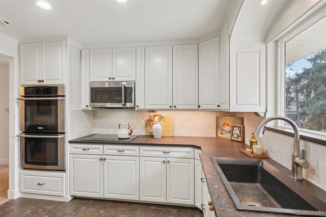 1084 S Parfet Court, Lakewood, CO 80226