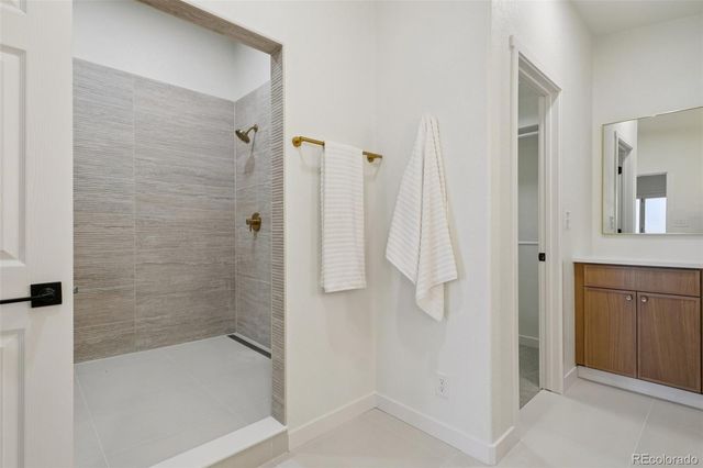 1084 S Parfet Court, Lakewood, CO 80226