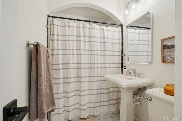 1084 S Parfet Court, Lakewood, CO 80226