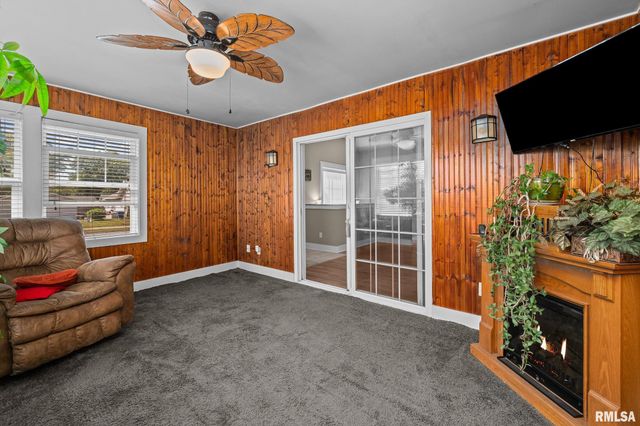 2720 KENNEDY Drive, East Moline, IL 61244