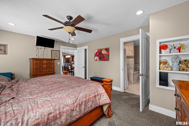 2720 KENNEDY Drive, East Moline, IL 61244