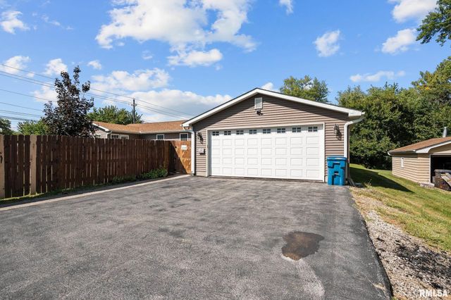 2720 KENNEDY Drive, East Moline, IL 61244