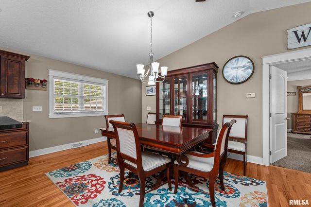 2720 KENNEDY Drive, East Moline, IL 61244