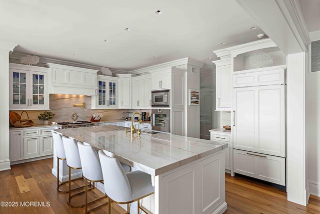 176 Squan Beach Drive, Mantoloking, NJ 08738