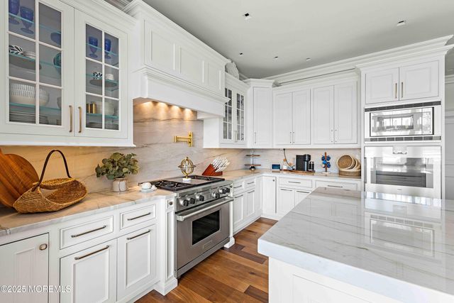 176 Squan Beach Drive, Mantoloking, NJ 08738