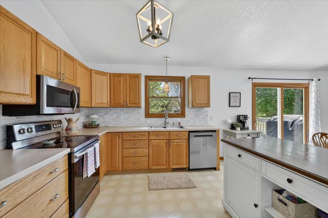 23027 Bobolink Avenue, Almena Twp, MI 49071
