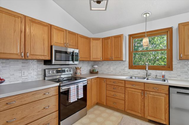 23027 Bobolink Avenue, Almena Twp, MI 49071