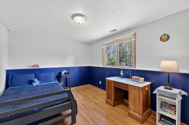 23027 Bobolink Avenue, Almena Twp, MI 49071