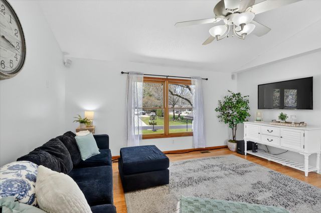 23027 Bobolink Avenue, Almena Twp, MI 49071