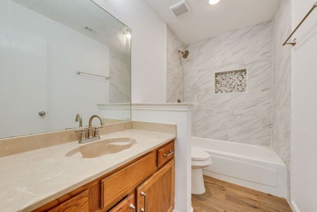 606 Oakland Hills Drive, Arlington, TX 76018