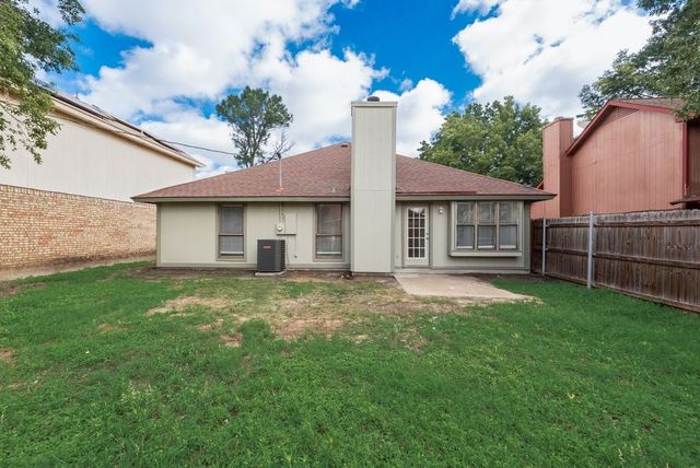 606 Oakland Hills Drive, Arlington, TX 76018