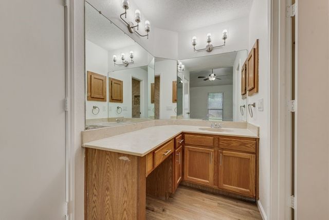 606 Oakland Hills Drive, Arlington, TX 76018