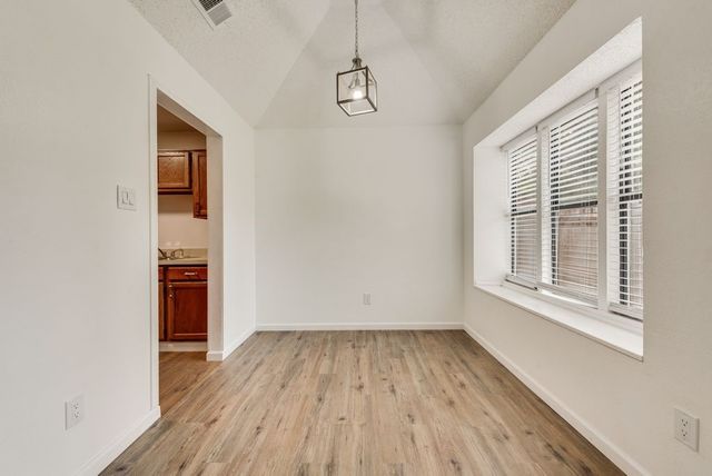 606 Oakland Hills Drive, Arlington, TX 76018