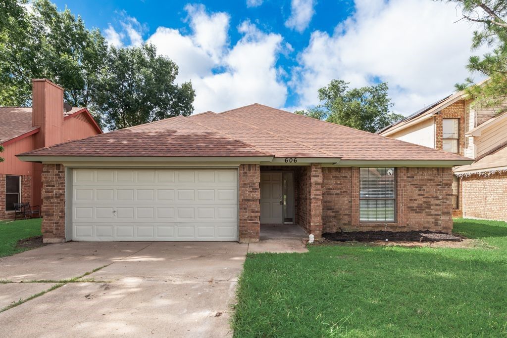 606 Oakland Hills Drive, Arlington, TX 76018