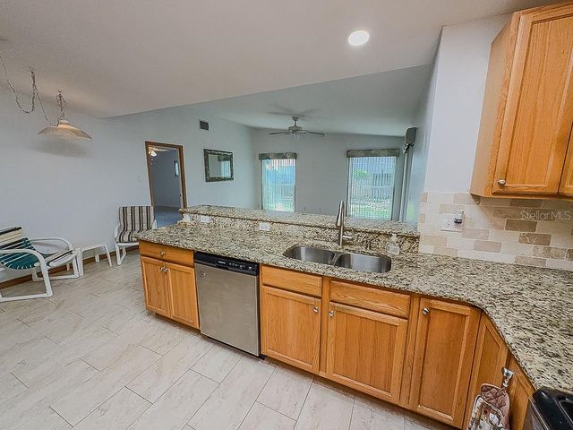1000 ROSETREE LANE, Tarpon Springs, FL 34689