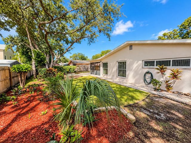 1000 ROSETREE LANE, Tarpon Springs, FL 34689