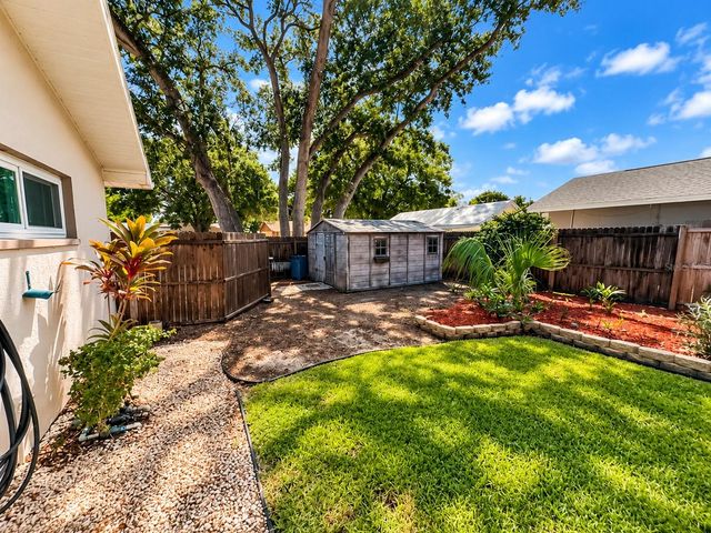1000 ROSETREE LANE, Tarpon Springs, FL 34689