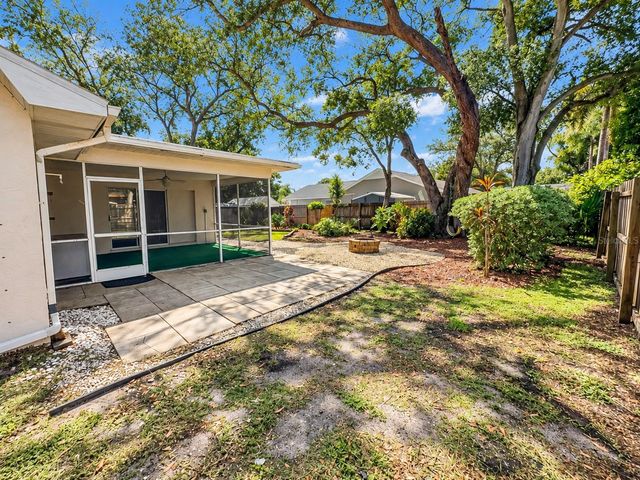 1000 ROSETREE LANE, Tarpon Springs, FL 34689