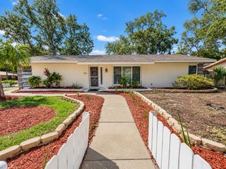 1000 ROSETREE LANE, Tarpon Springs, FL 34689
