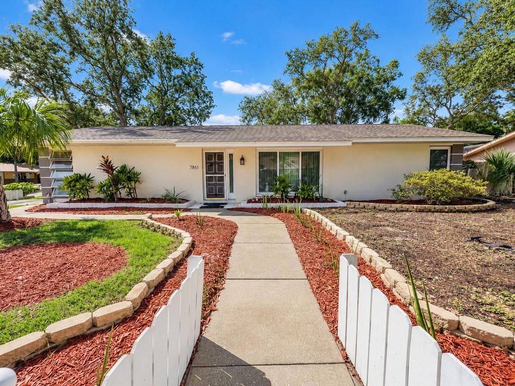 1000 ROSETREE LANE, Tarpon Springs, FL 34689