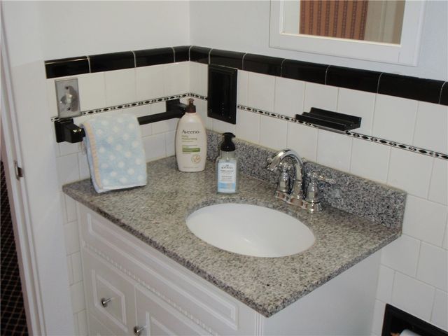 232 Greenwood Avenue, Warwick, RI 02886