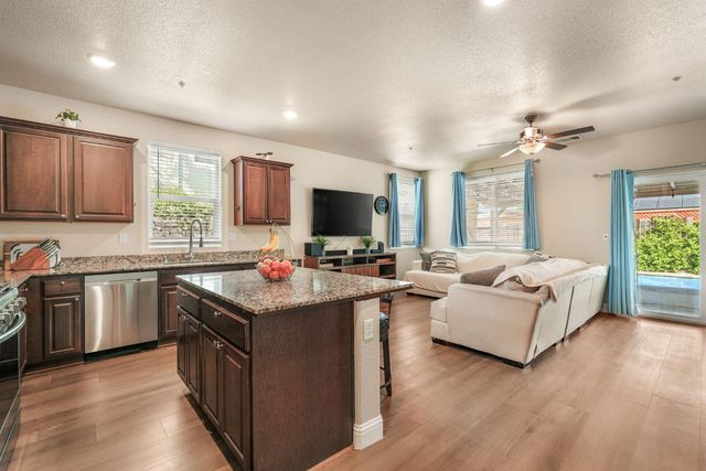 3777 Arcano Ave, Olivehurst, CA 95961