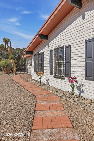 3005 Ronna Drive, Las Cruces, NM 88001