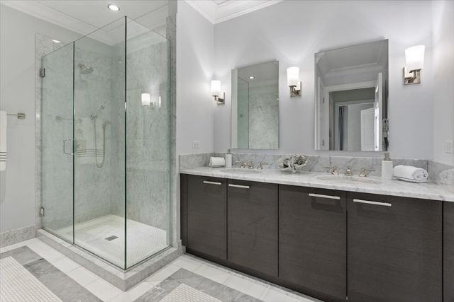 2550 N Lakeview Avenue N2203, Chicago, IL 60614