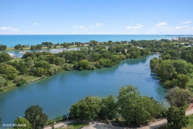 2550 N Lakeview Avenue N2203, Chicago, IL 60614