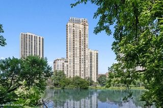 2550 N Lakeview Avenue N2203, Chicago, IL 60614