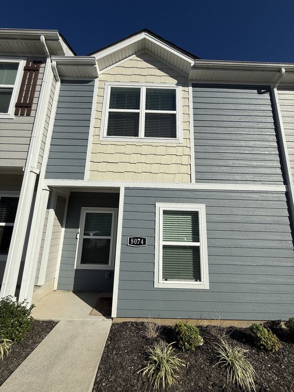 8074 Logan Dr, La Vergne, TN 37086