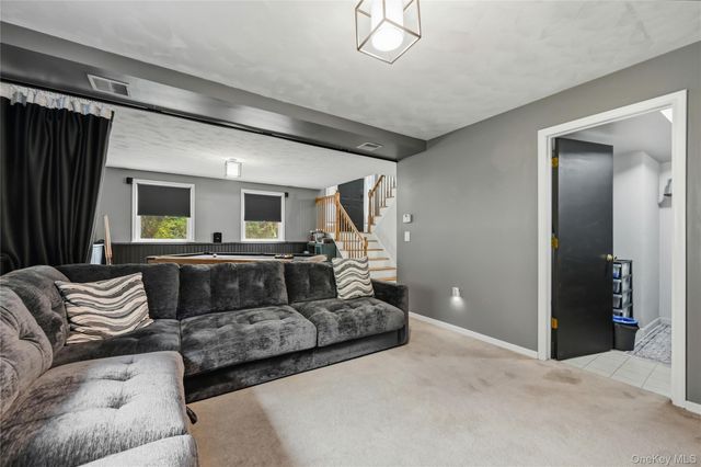 564 Clove Road, Monroe, NY 10950