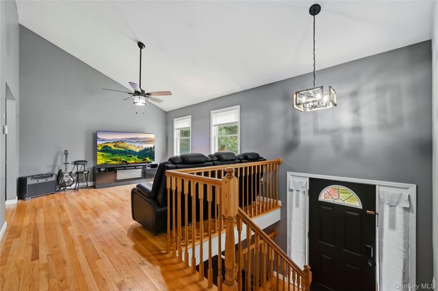 564 Clove Road, Monroe, NY 10950