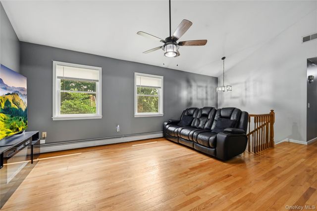 564 Clove Road, Monroe, NY 10950