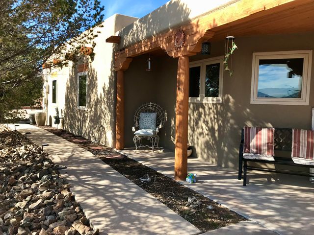 1290 Mesa Ridge Drive SW, Los Lunas, NM 87031