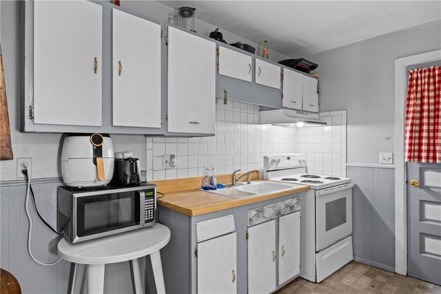 110-112 Evelyn Street, Gates, NY 14606