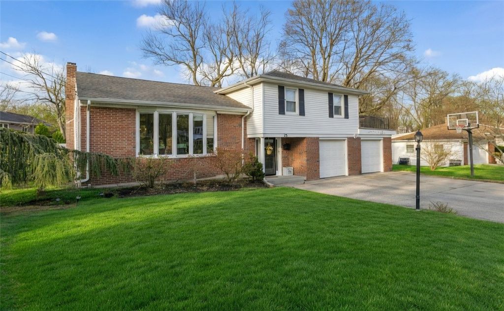 29 Golini Drive, Johnston, RI 02919